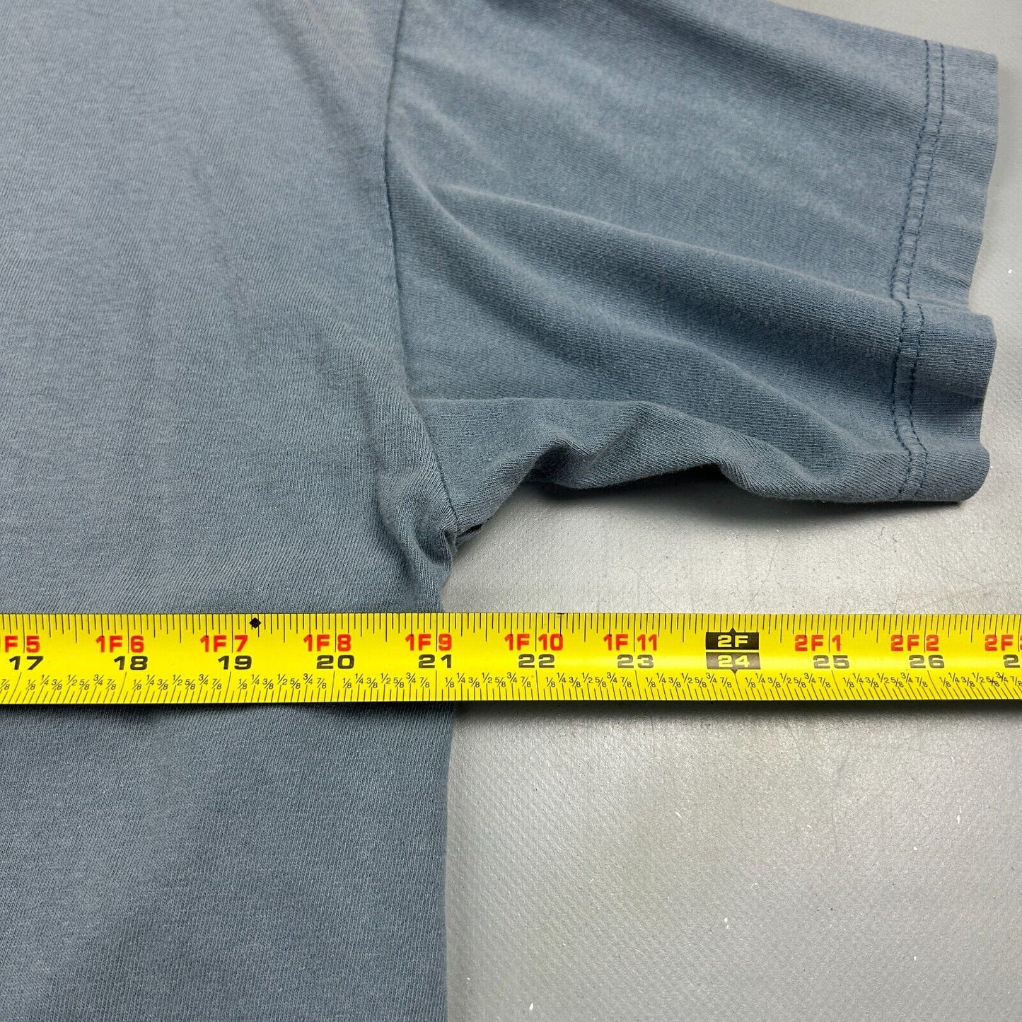 VINTAGE 1997 | TAZ Wave Trip'n Surfing Faded Blue T-Shirt sz L Adult