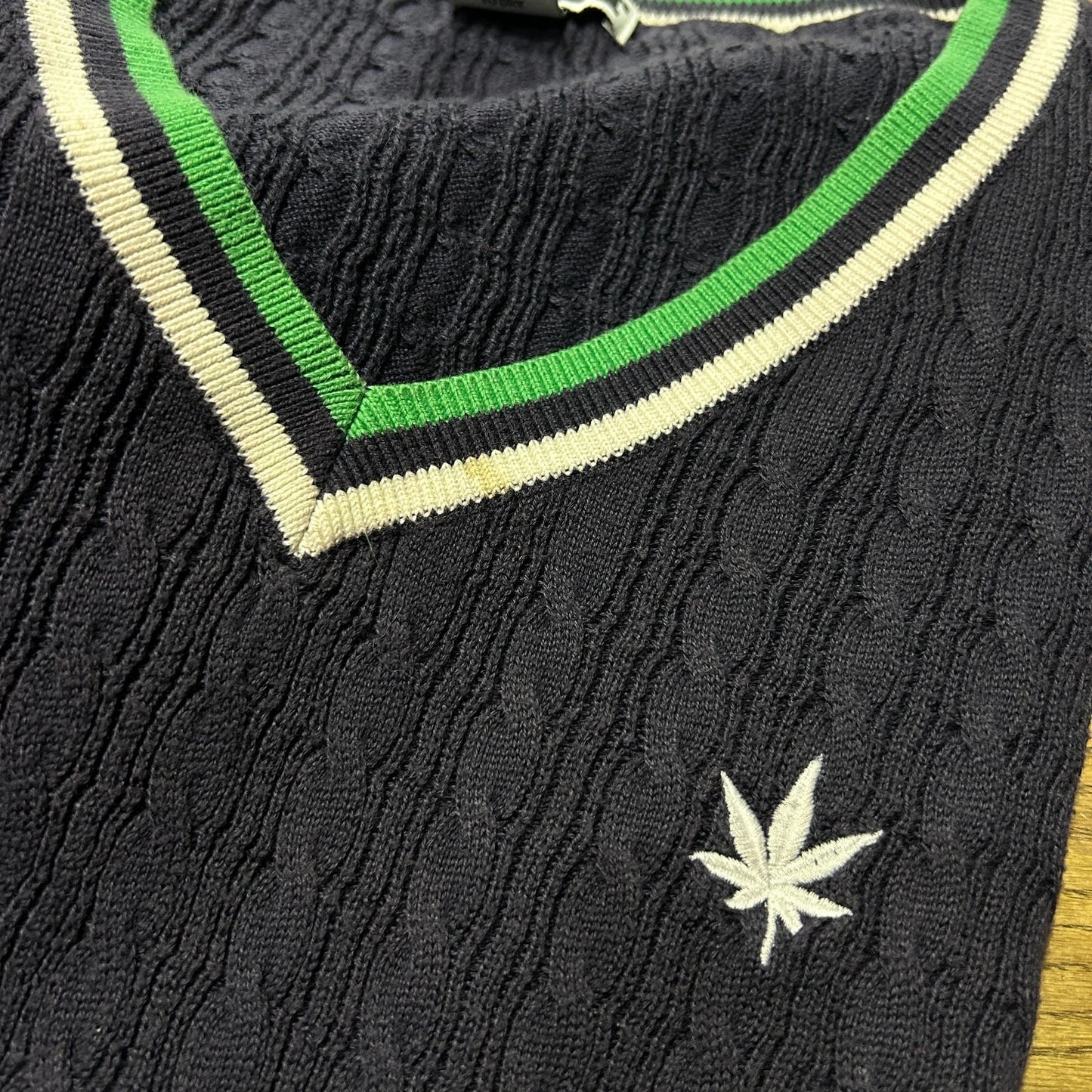 VINTAGE Y2k | Boast Pot Leaf Cable Knit Vest Sweater sz L/XL