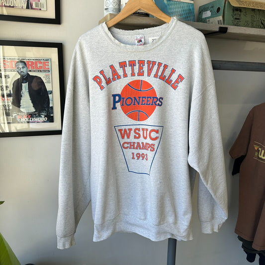 VINTAGE 90s | Platteville Pioneers Basketball Thrashed Sweater sz XXL Adult
