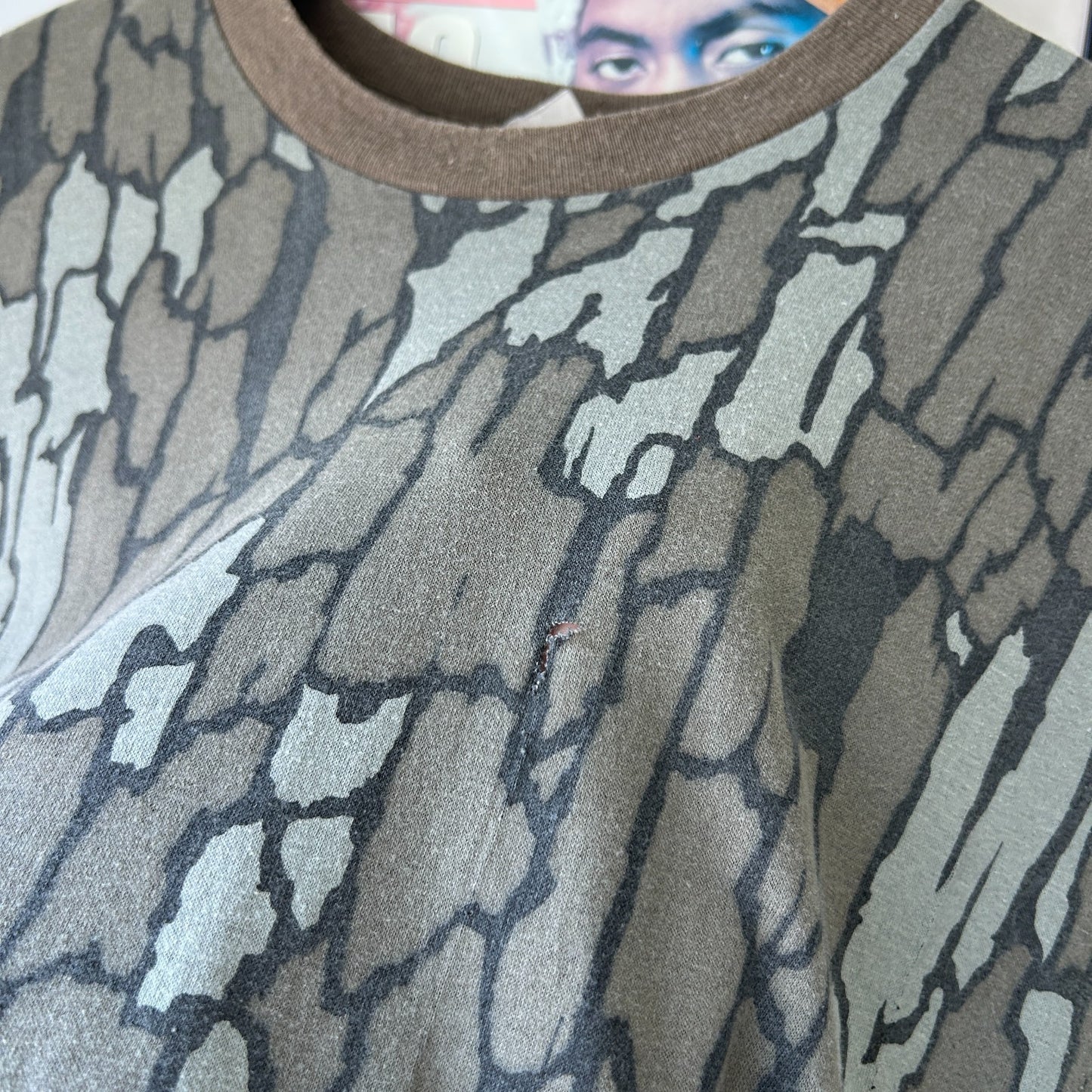 VINTAGE 80s 90s | Tree Bark Camouflage Contrast Ringer T-shirt sz S/M