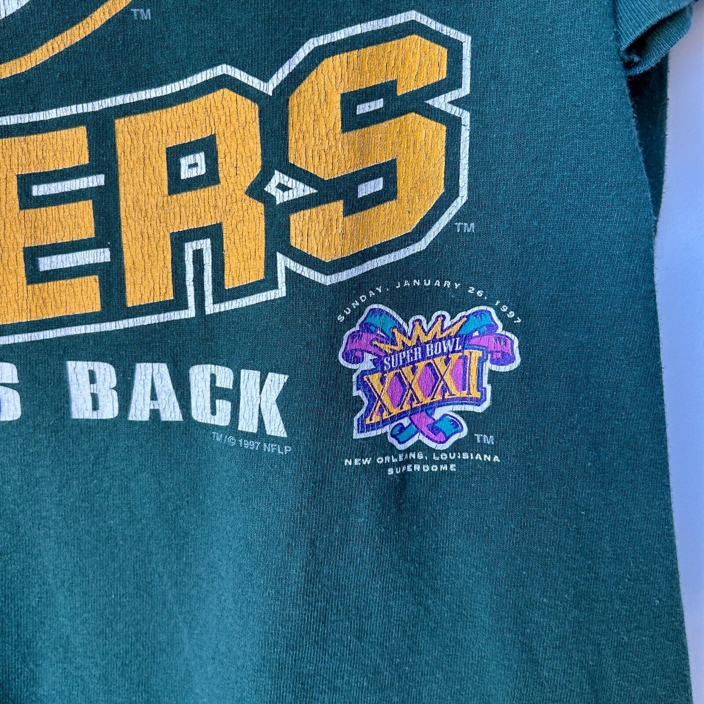 VINTAGE 90s | Green Bay Packers The Pack Is Back T-Shirt sz M