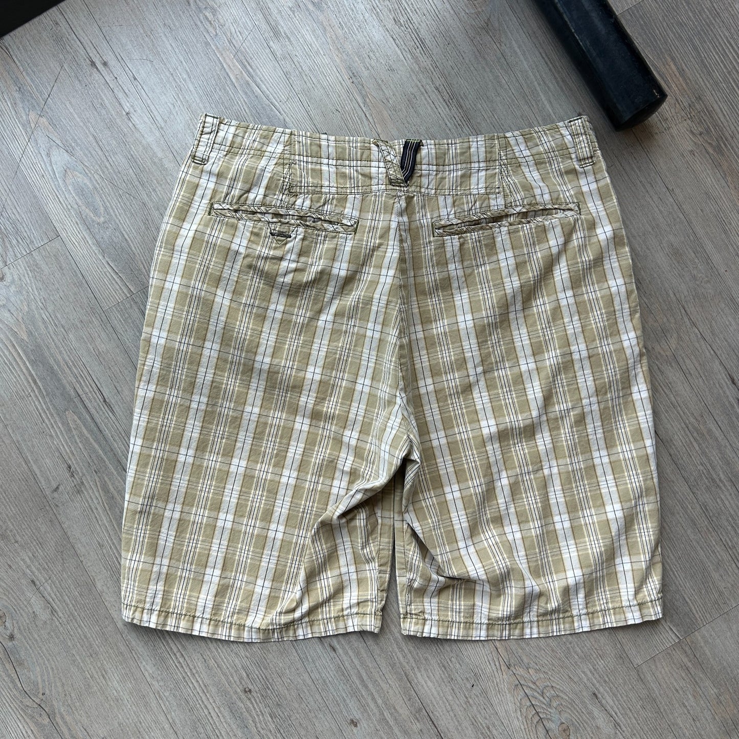 VINTAGE Y2K | QuickSilver Loose Fit Plaid Shorts sz W34