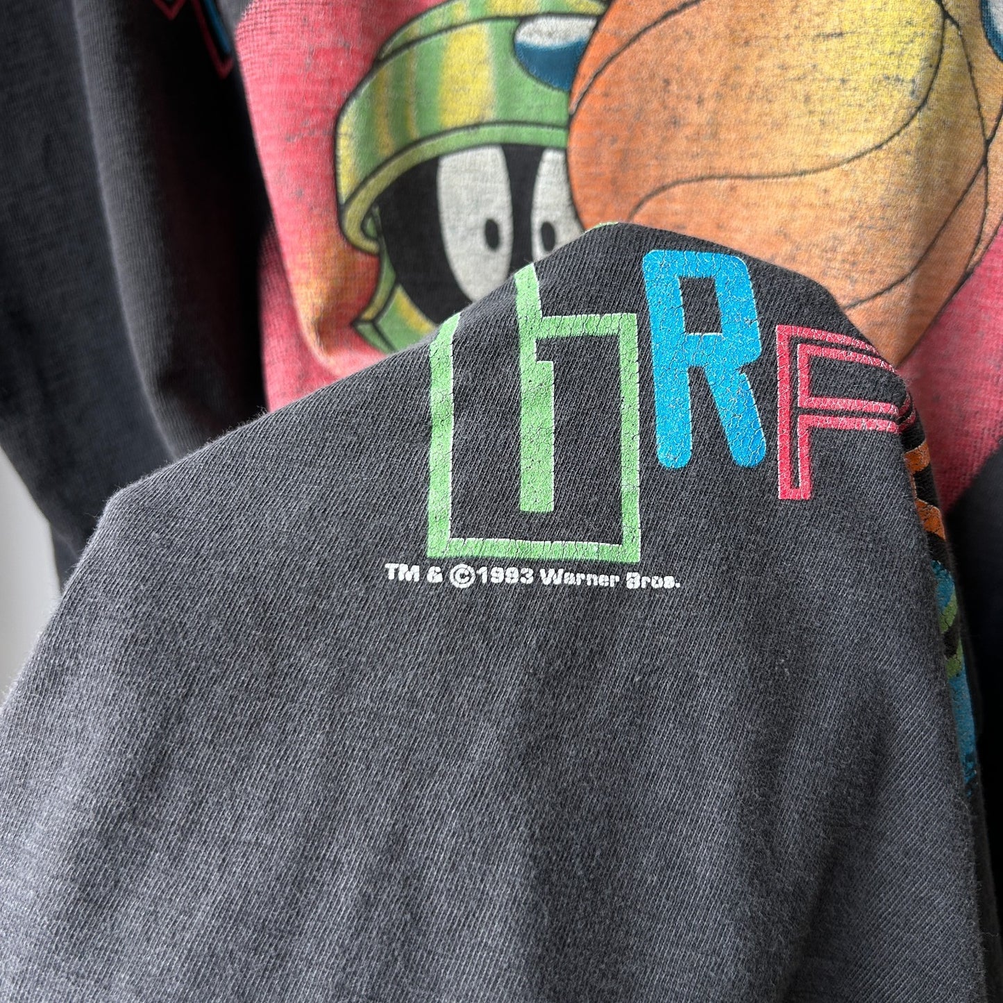 VINTAGE 1993 | Marvin The Martian Zero Gravity Faded Basketball T-Shirt sz XL