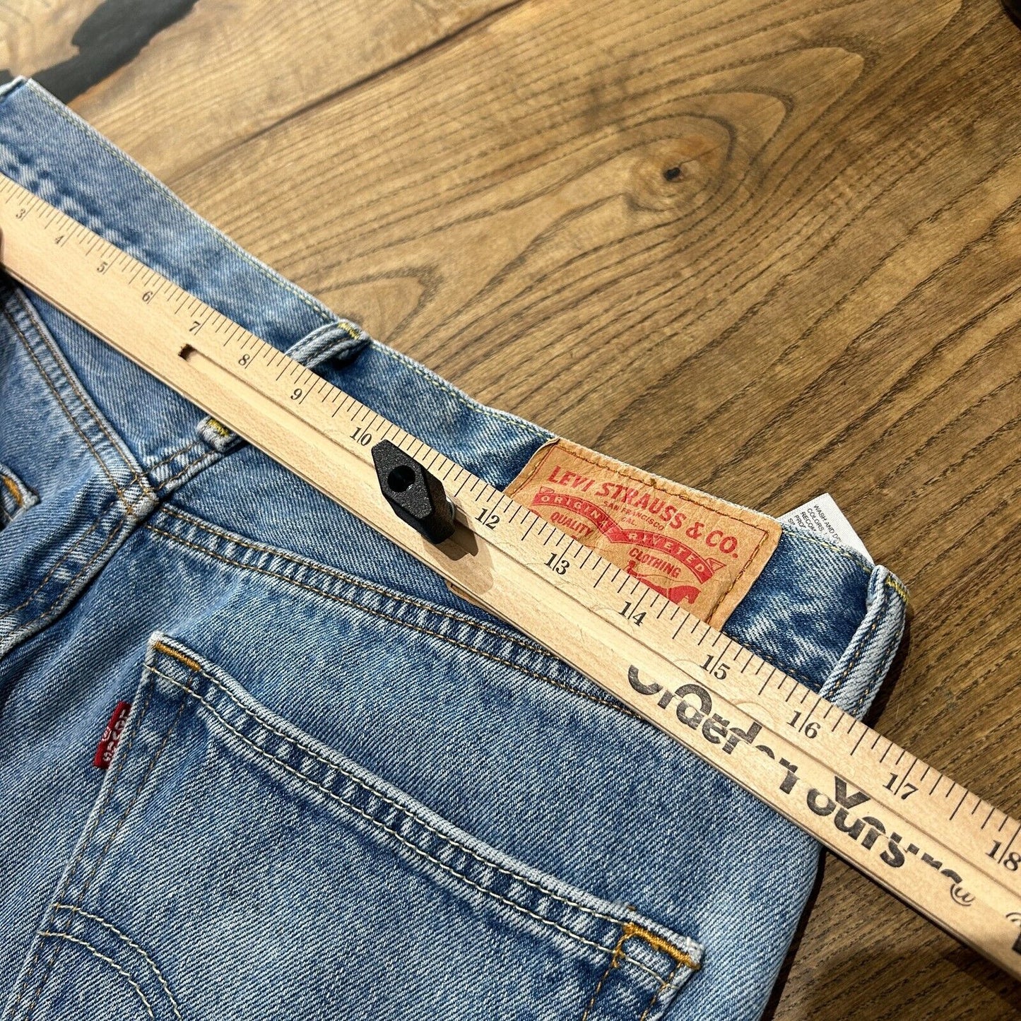 VINTAGE | LEVI'S 505 Faded Blue Denim Jeans Pants sz W33 L29