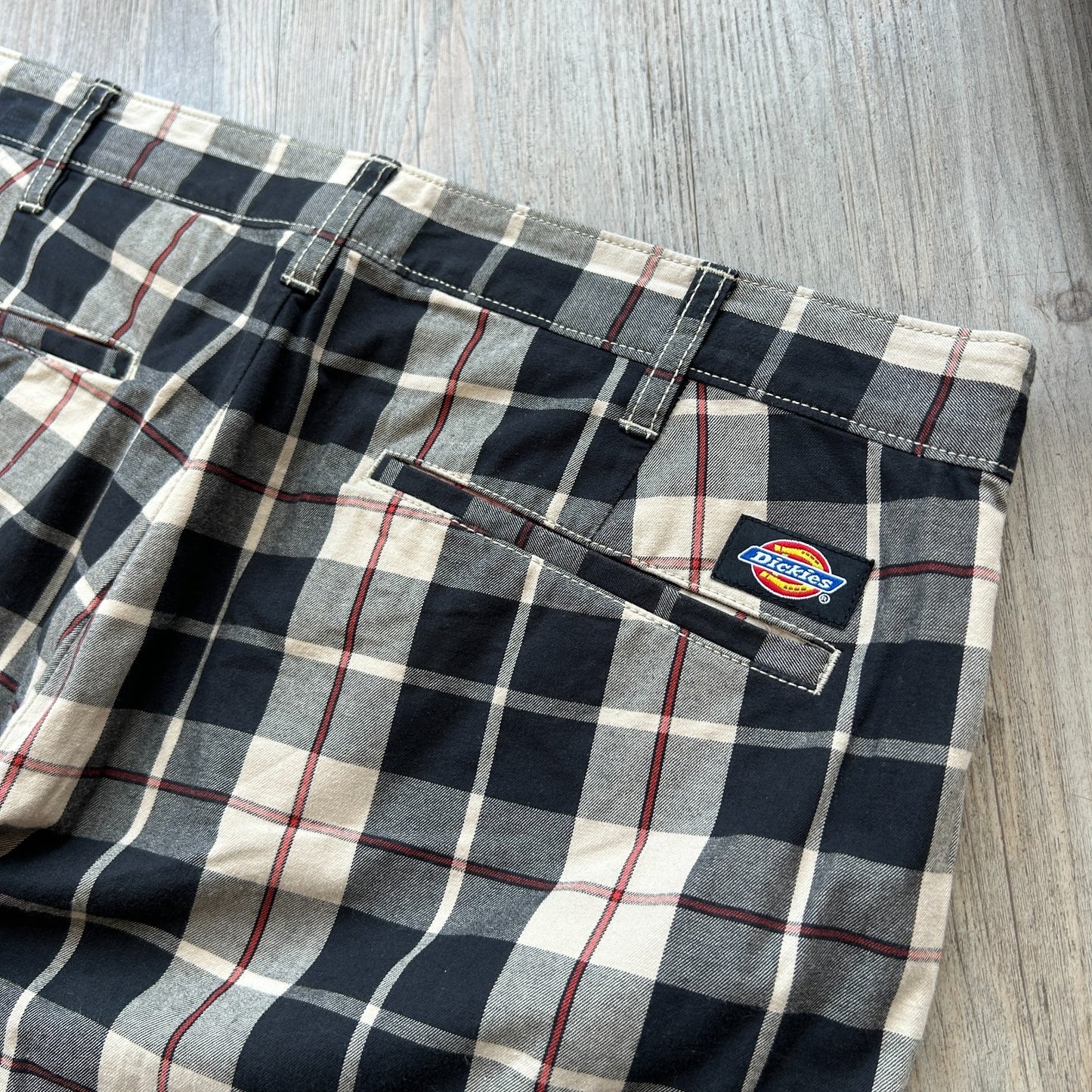 VINTAGE | Stussy WorkGear x Dickies Plaid Shorts sz W34