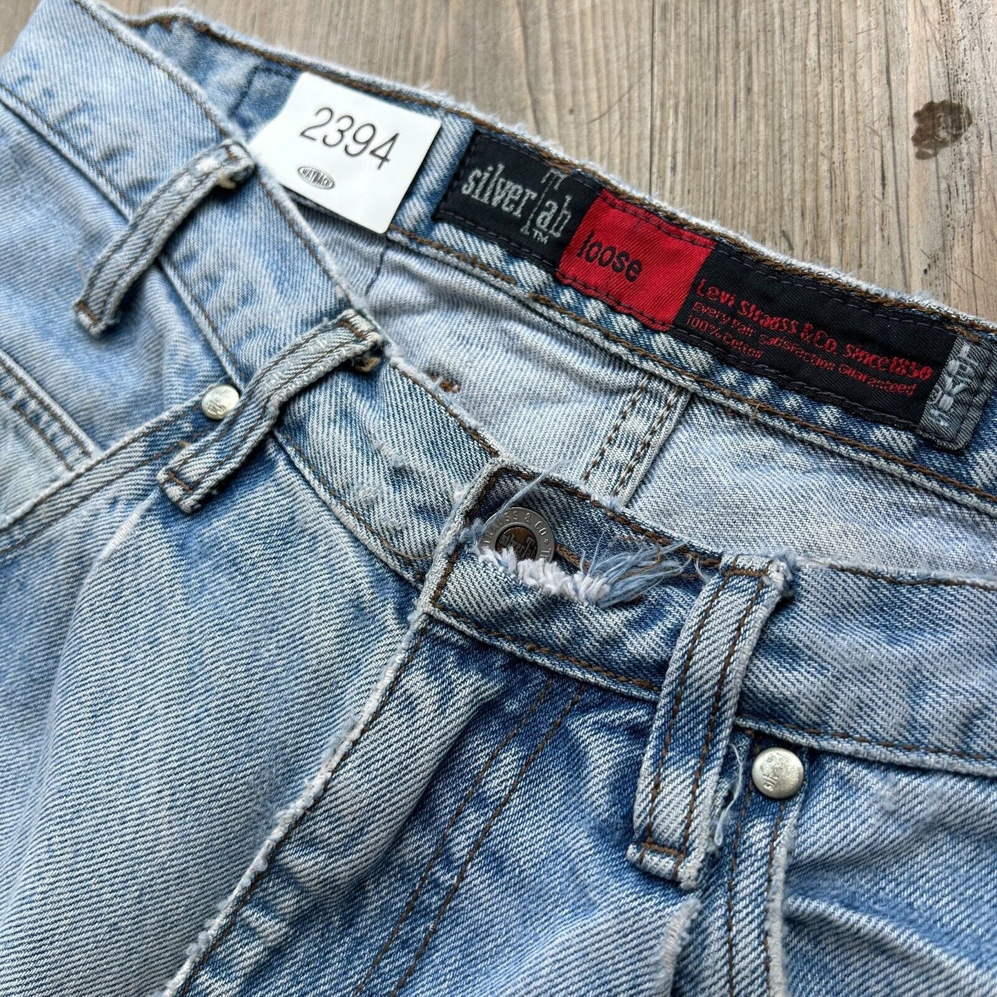 VINTAGE 90s | Levis SilverTab Paint Splatter Thrashed Loose Jean Shorts sz W31