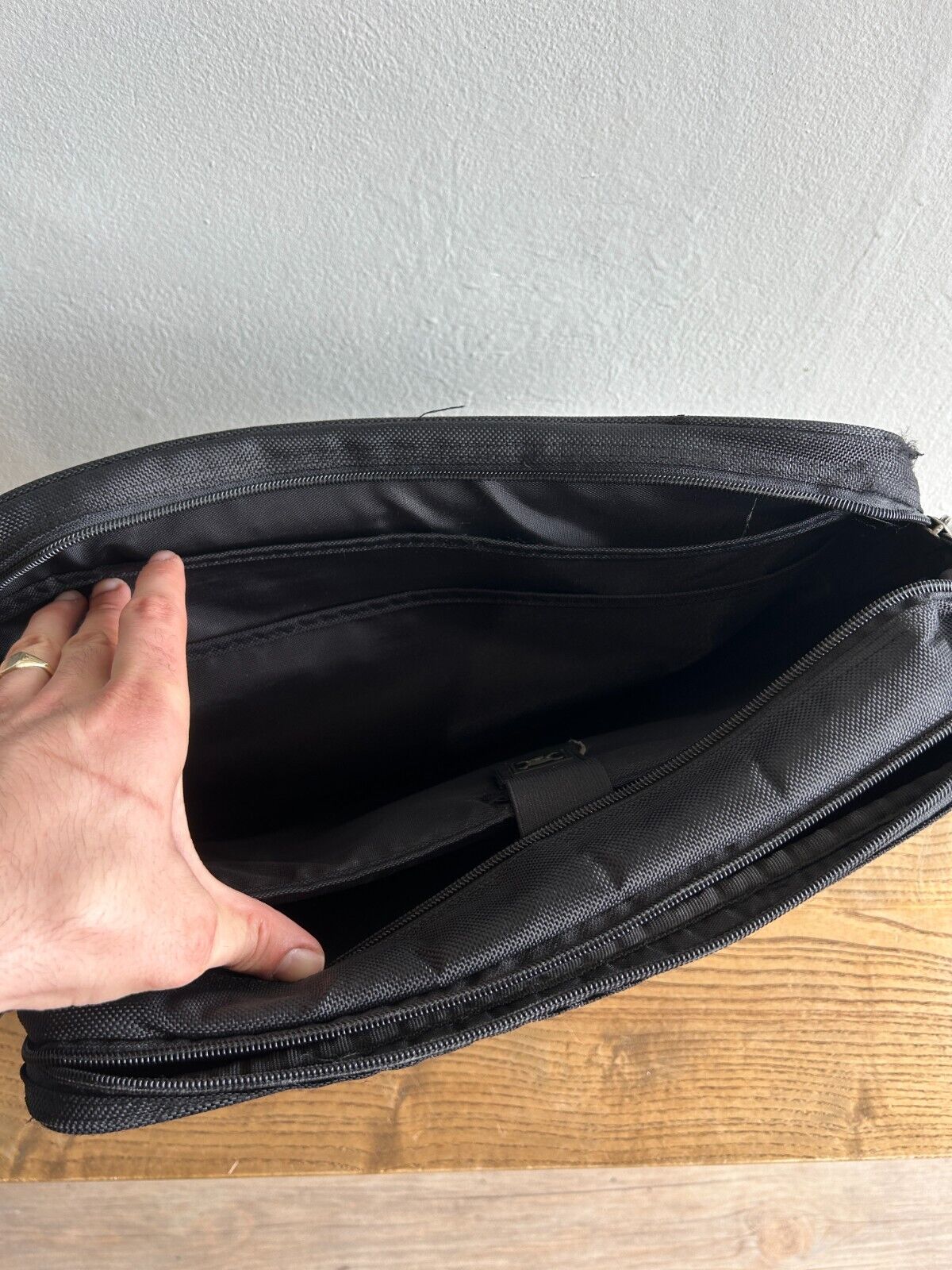 VINTAGE | OAKLEY 2.0 Laptop Briefcase w Ballistics Details & Weight