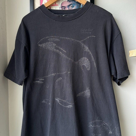 VINTAGE 90s | Orca Killer Whales Cap Cod Faded T-Shirt sz L