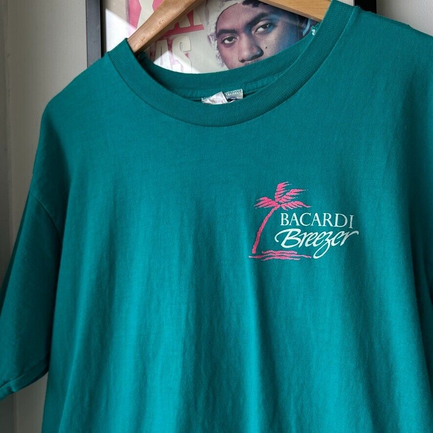VINTAGE 90s | Bacardi Breezer Alcohol Promo T-Shirt sz M