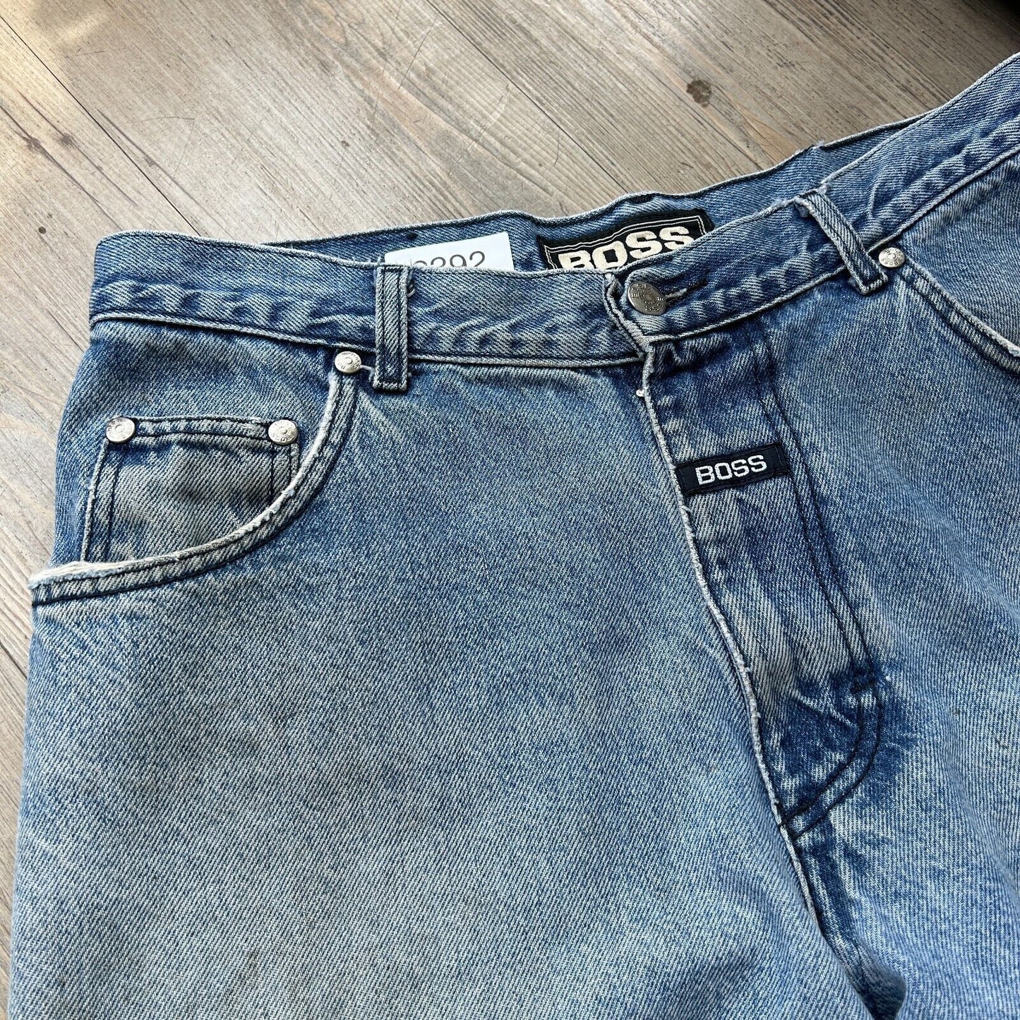 VINTAGE | BOSS Embroidered Thrashed Baggy Jean Shorts sz W33