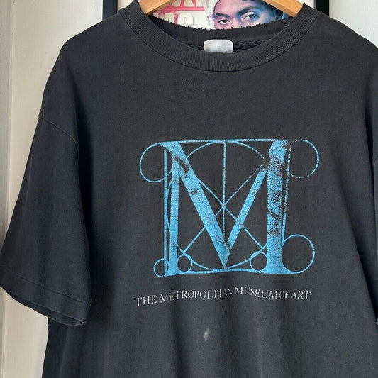 VINTAGE 90s | The Metropolitan Museum Of Art Thrashed T-Shirt sz L