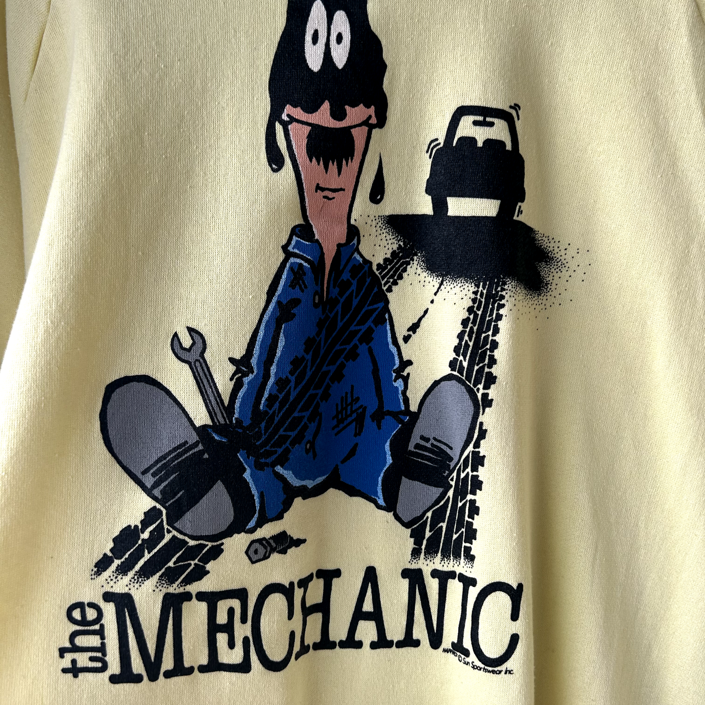 VINTAGE 1980s | Yellow The Mechanic Novelty Crewneck Sz M Made In USA