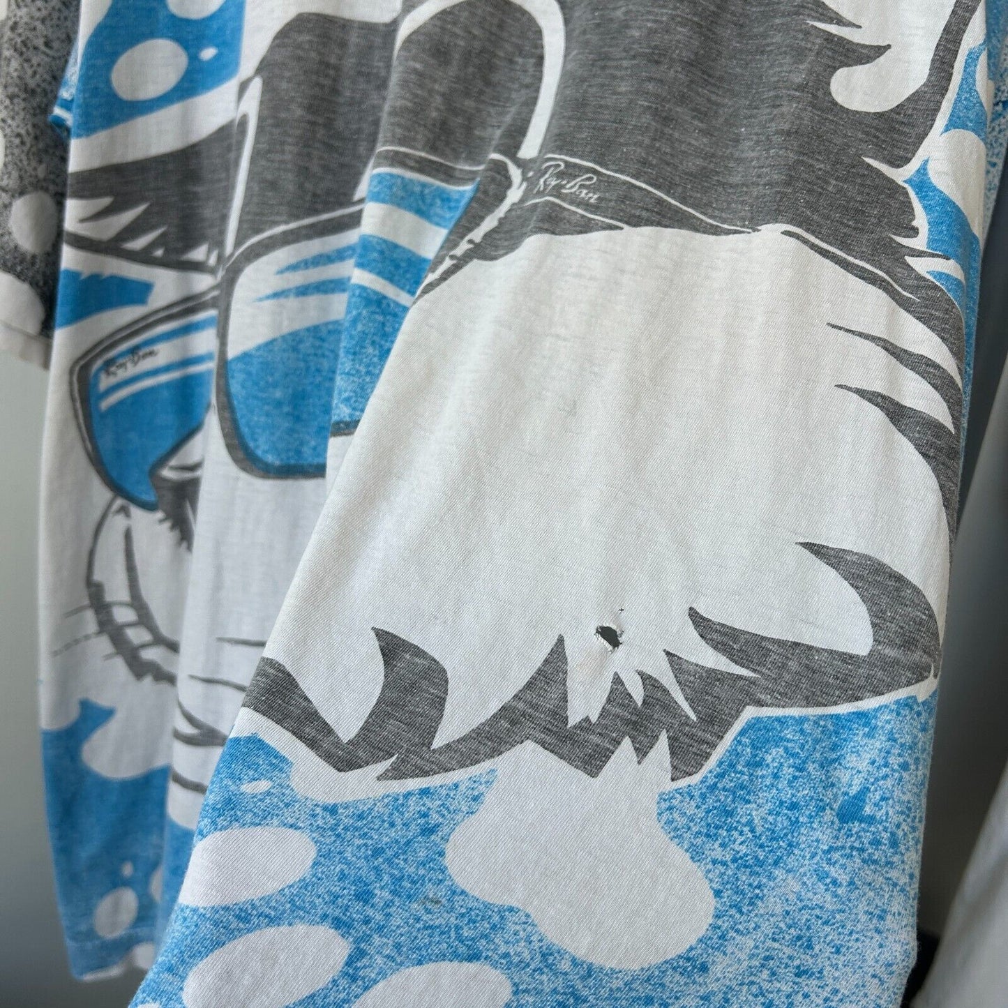 VINTAGE 90s | Ray-Ban Cats All Over Print T-Shirt sz XL