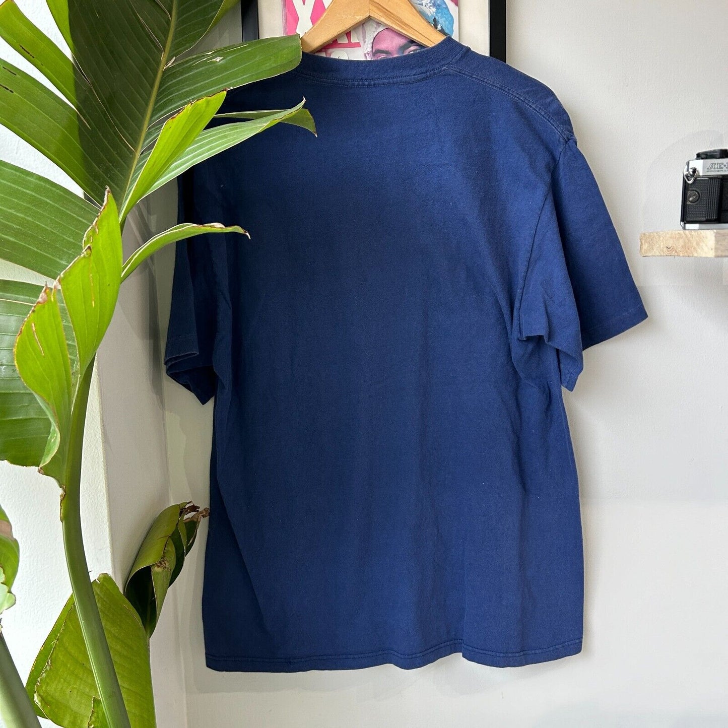 VINTAGE 90s | GUESS Big Gradient Logo T-Shirt sz M Adult