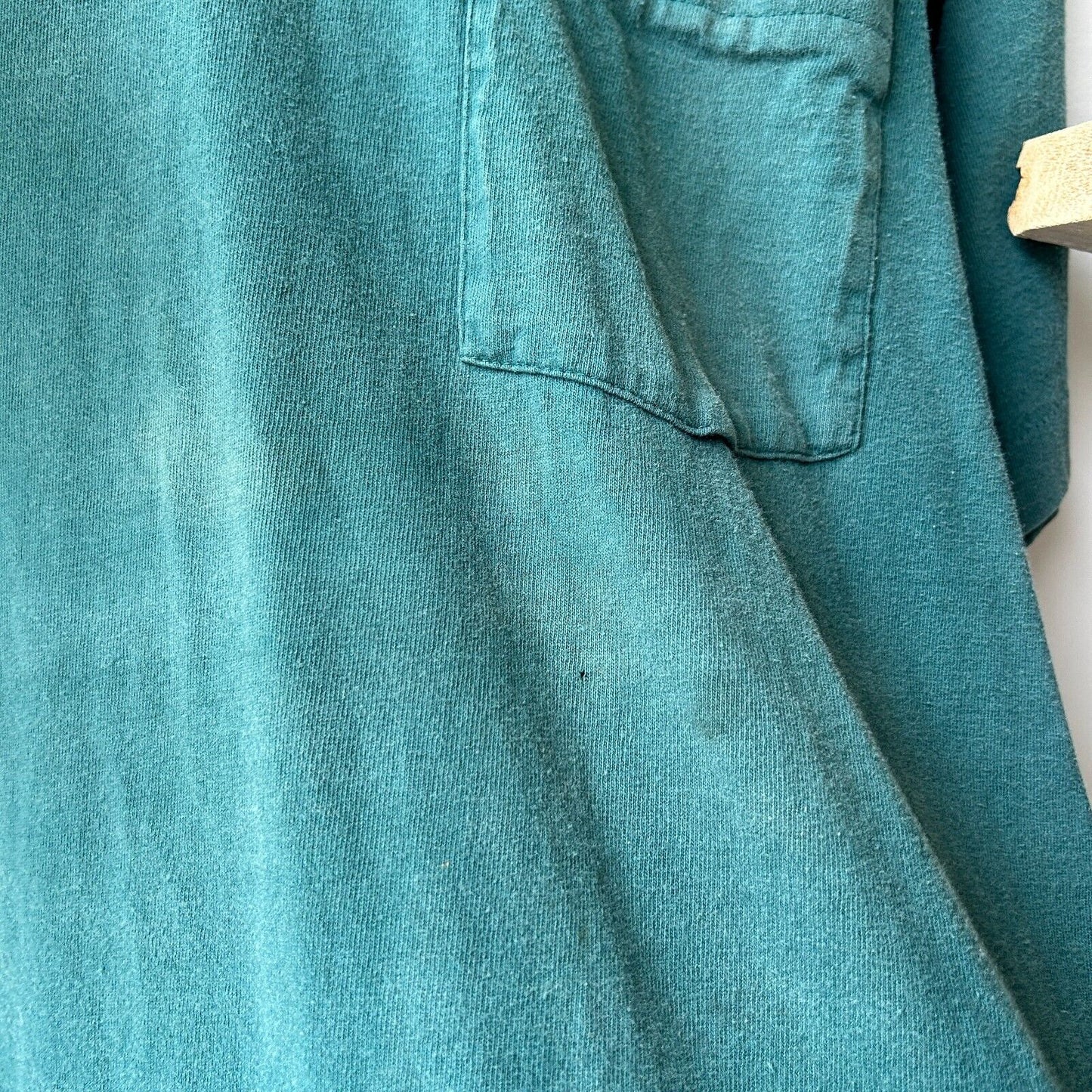 VINTAGE 90s | Sun Faded Blank Green T-Shirt sz L