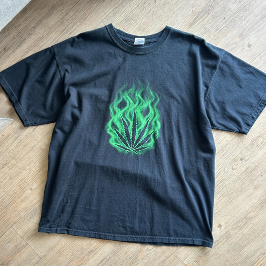 VINTAGE Y2k | Skunk Dank Pot Leaf Black T-Shirt sz XL