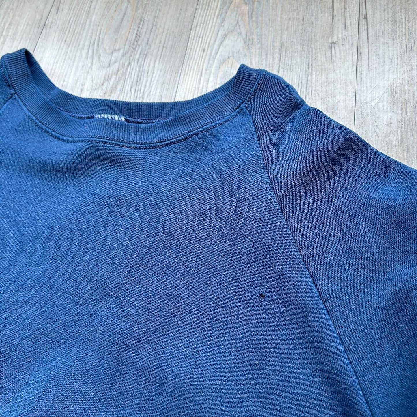 VINTAGE | Fruit Of The Loom BLANK Navy Crewneck Sweater sz M/L Adult