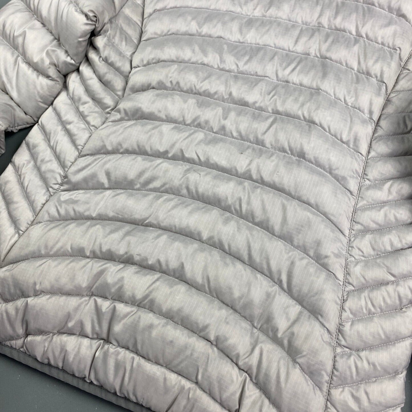 VINTAGE Marmot Silver 600 Fill Light Down Jacket sz Small Adult