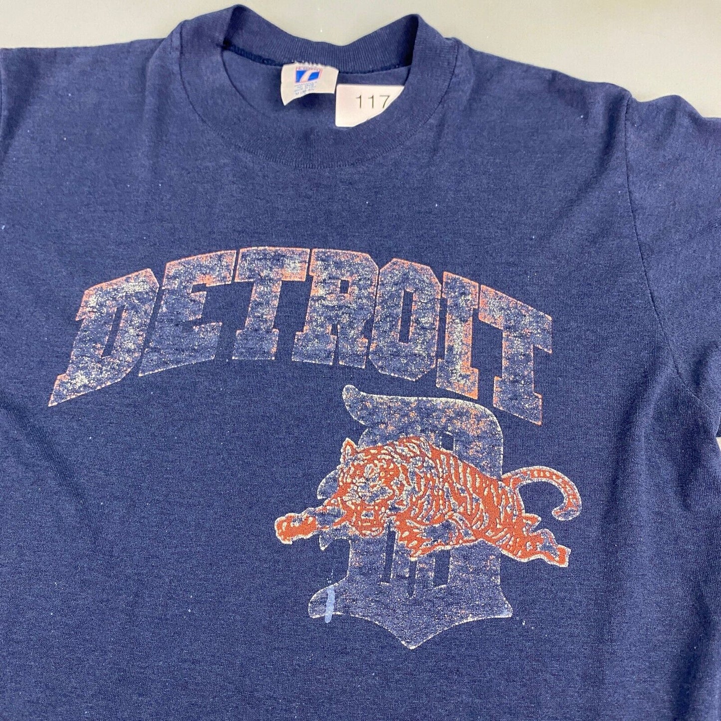 VINTAGE 80s MLB Detroit Tigers Faded Navy Baseball Logo 7 T-Shirt sz Small Adult