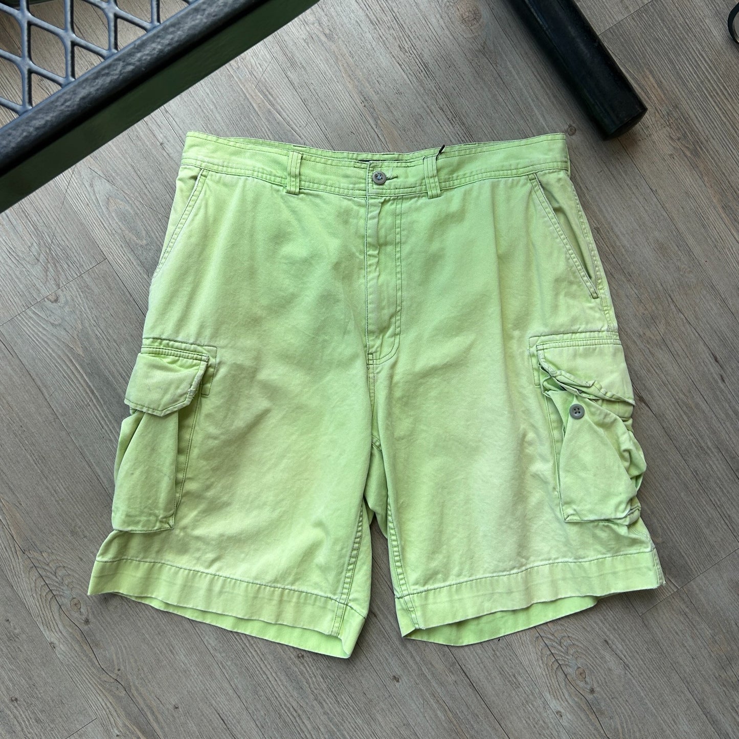 VINTAGE | Ralph Lauren Polo 67 Chino Faded Green Cargo Shorts sz W36