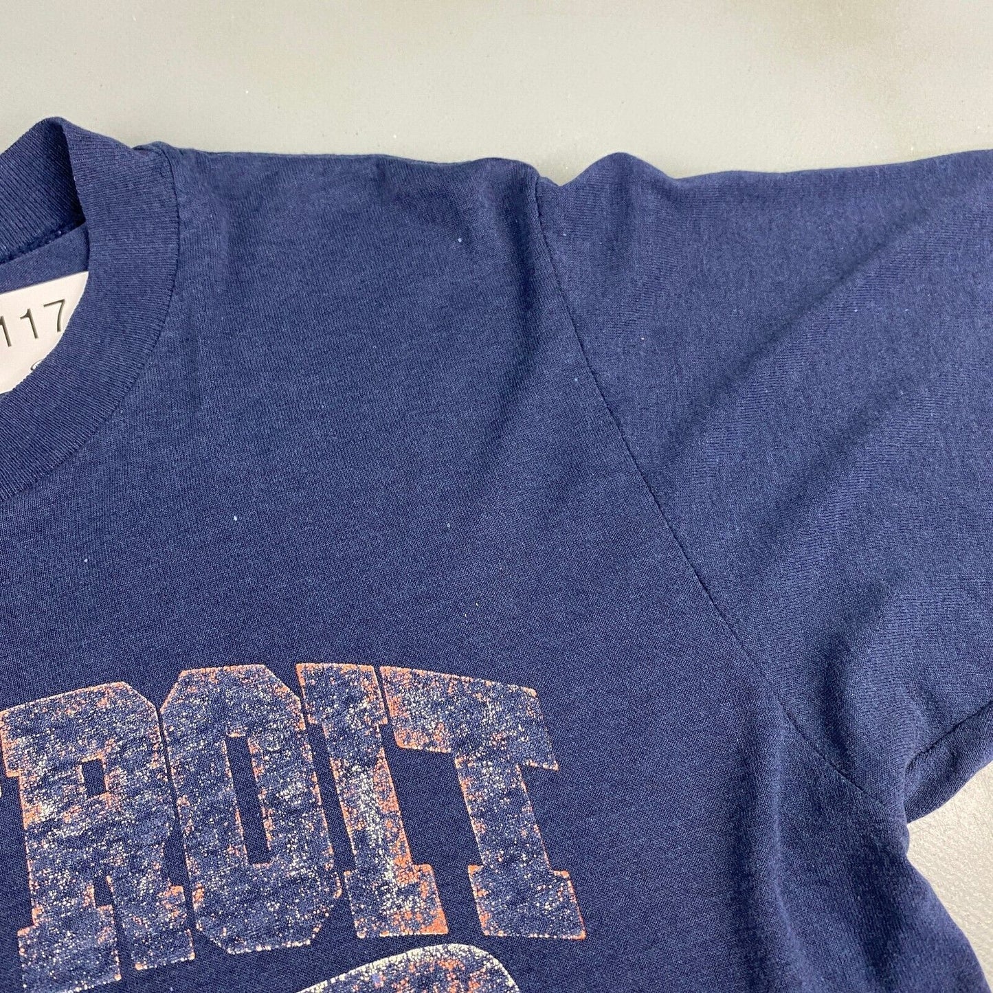 VINTAGE 80s MLB Detroit Tigers Faded Navy Baseball Logo 7 T-Shirt sz Small Adult
