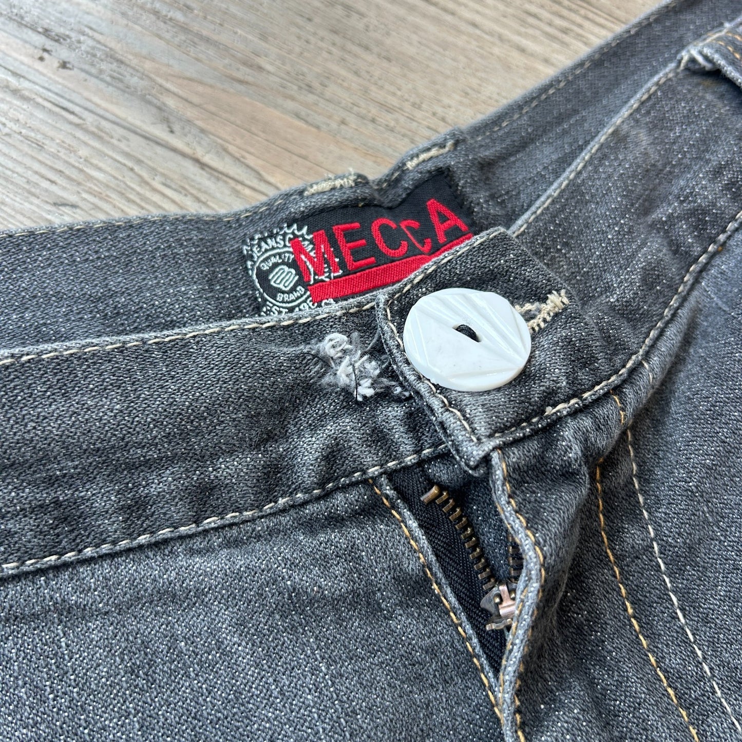 VINTAGE Y2K | Mecca Faded Black Baggy Jean Shorts sz W40