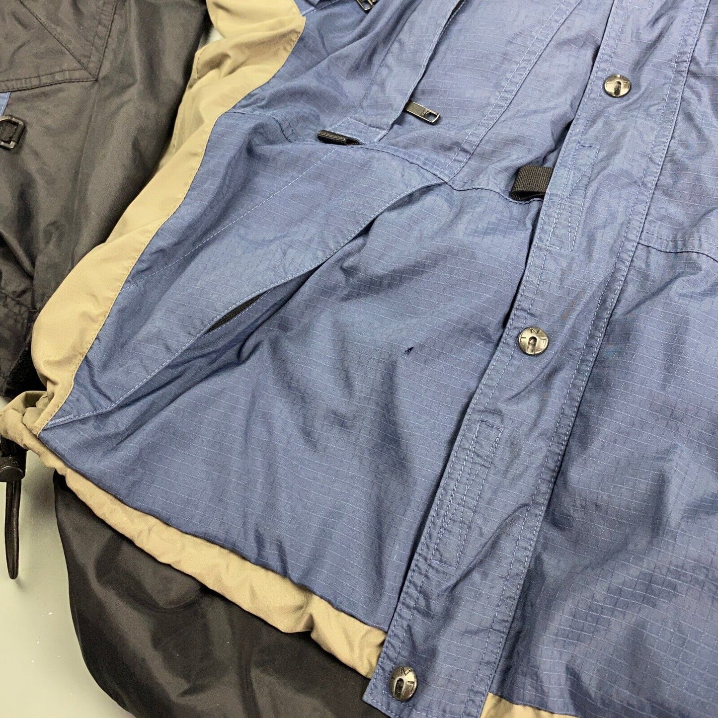 VINTAGE The North Face Technical Mountain Light Jacket sz S - M Adult