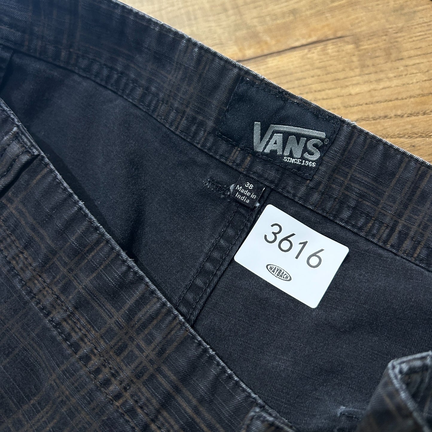 VINTAGE Y2K | Vans Black Plaid Loose Fit Shorts sz W38