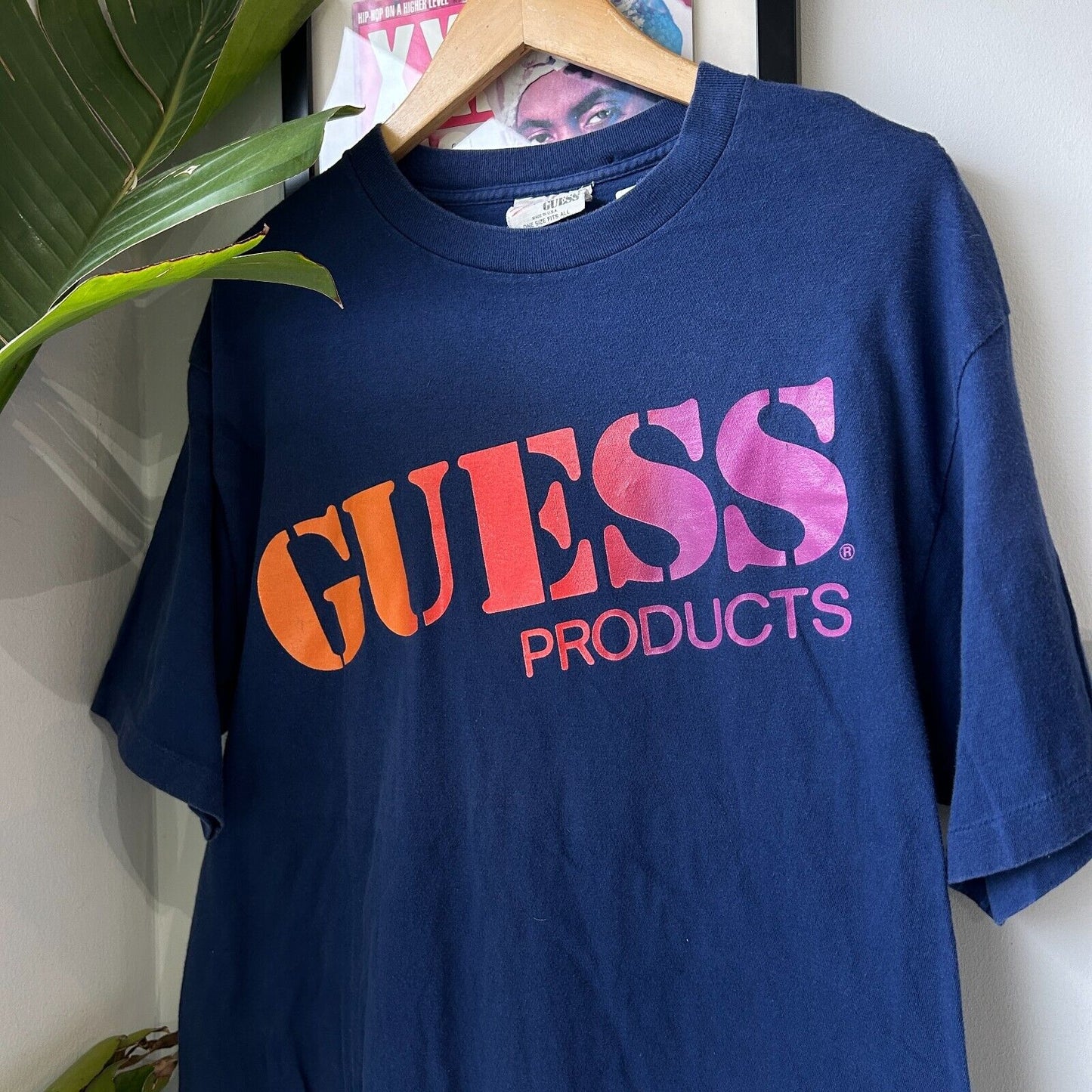 VINTAGE 90s | GUESS Big Gradient Logo T-Shirt sz M Adult