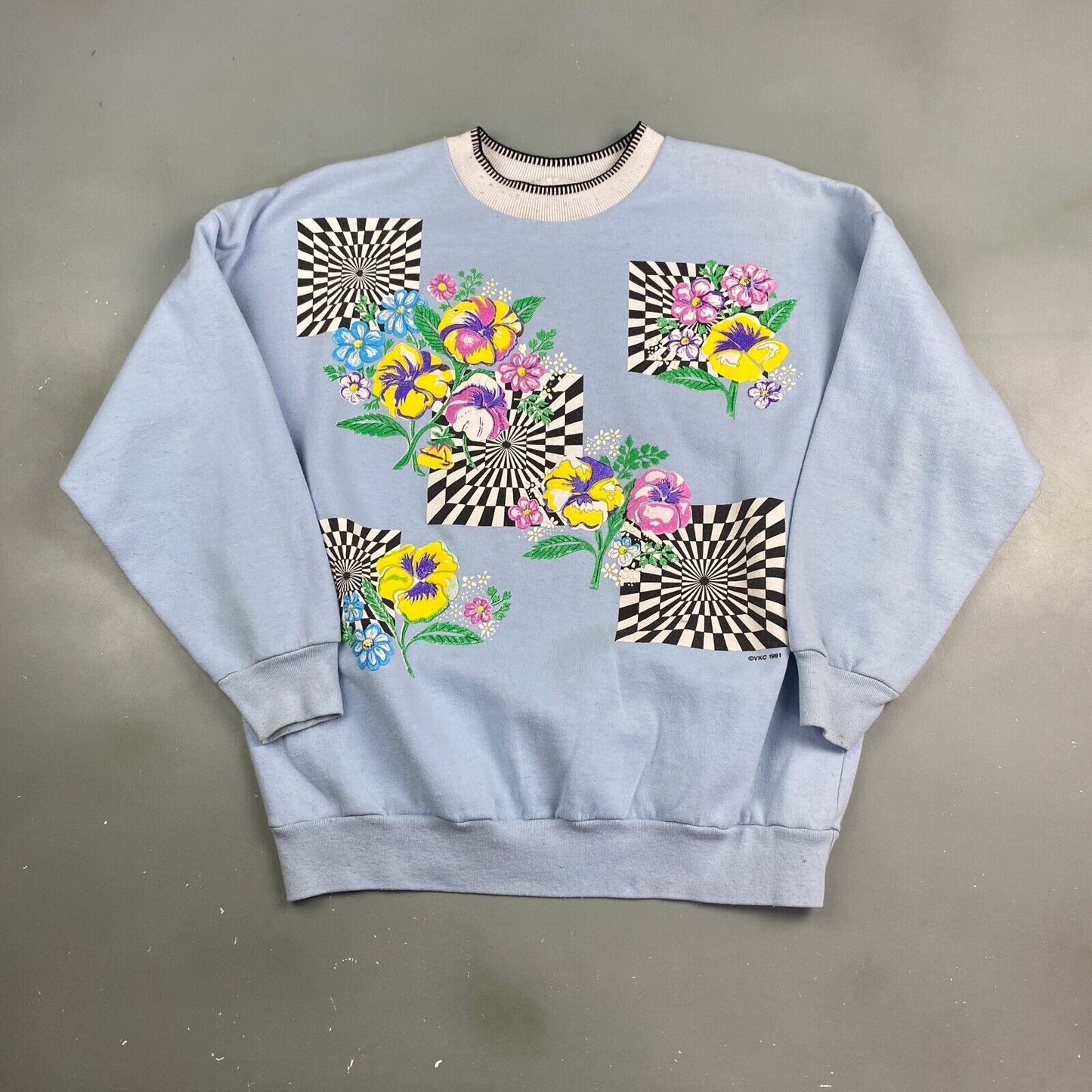 VINTAGE 90s Psychedelic Flowers Grandma Crewneck Sweater sz Medium Adult