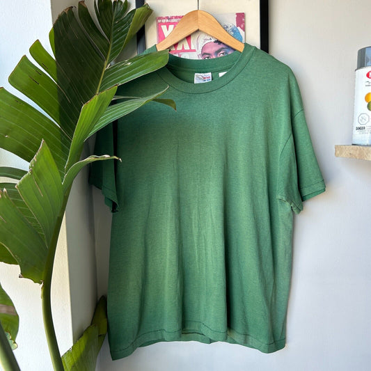 VINTAGE 90s | Hanes 50/50 Faded Green Blank T-Shirt sz L