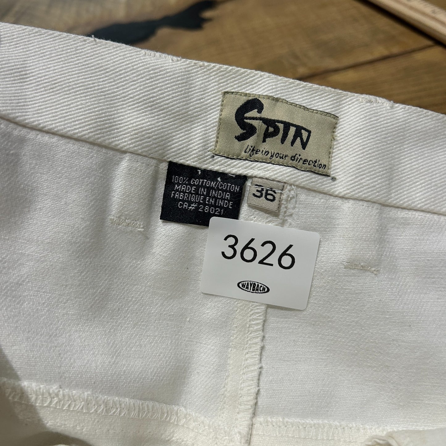 VINTAGE 90s Y2K | Spin Baggy Loose Fit White Denim Shorts sz W33