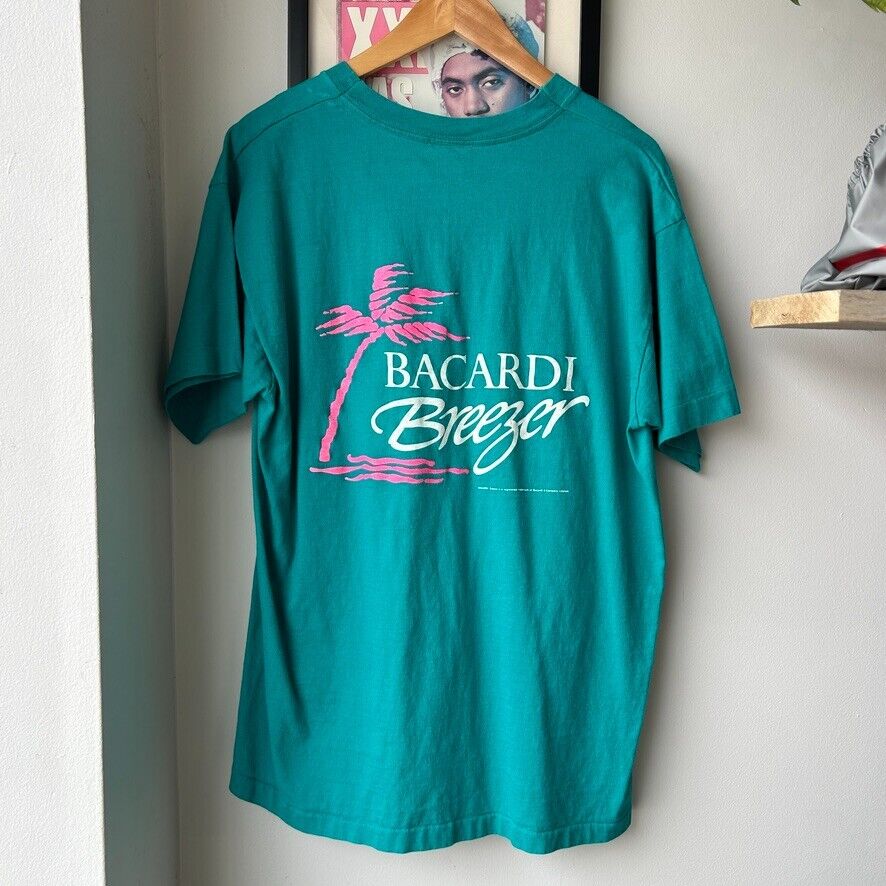 VINTAGE 90s | Bacardi Breezer Alcohol Promo T-Shirt sz M