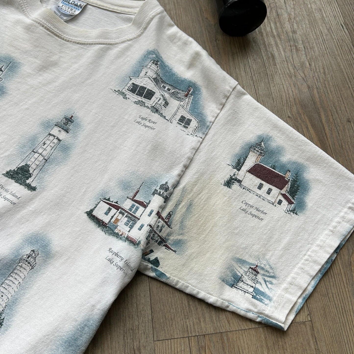 VINTAGE 90s | Michigan Light Houses All Over Print White T-Shirt sz L Adult