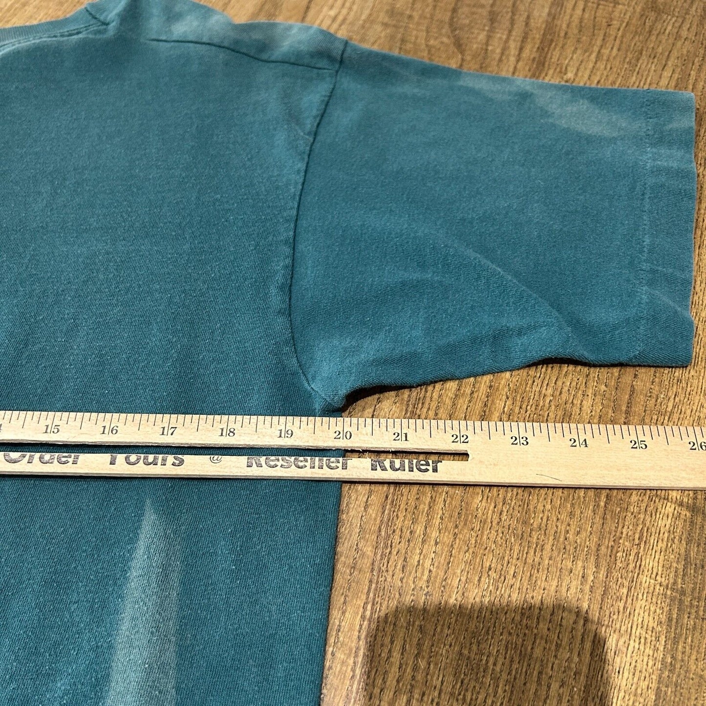 VINTAGE 90s | Sun Faded Blank Green T-Shirt sz L