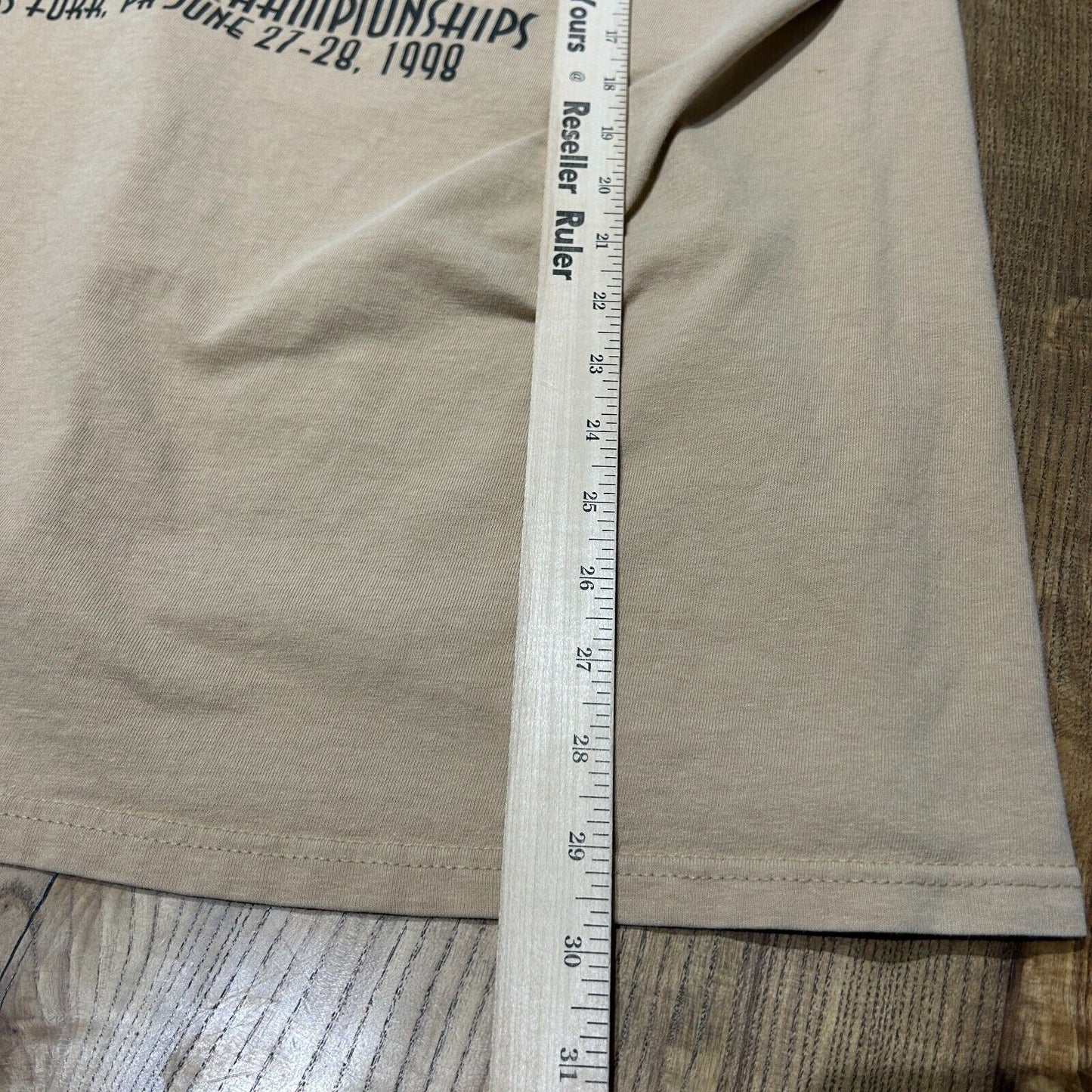 VINTAGE 90s | Snake Hunt T-Shirt sz L-XL