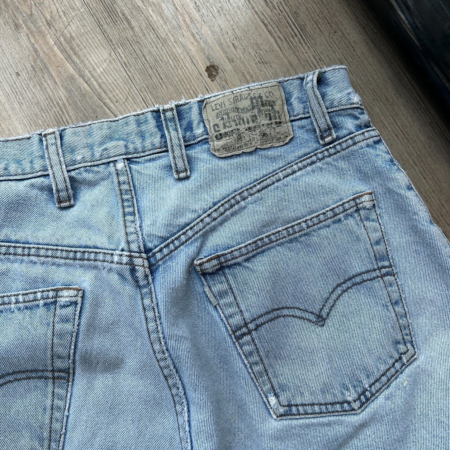 VINTAGE 90s | Levis SilverTab Paint Splatter Thrashed Loose Jean Shorts sz W31