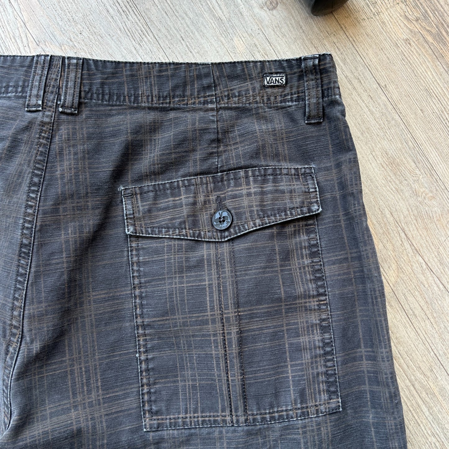VINTAGE Y2K | Vans Black Plaid Loose Fit Shorts sz W38