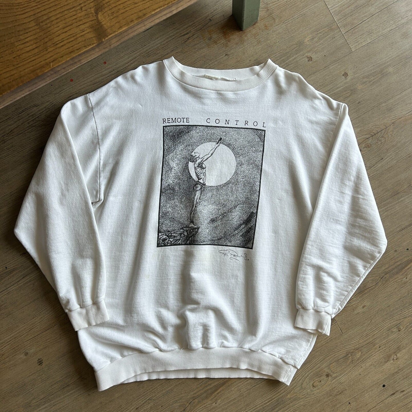 VINTAGE 90s | Remote Control Artwork Print Crew Sweater sz XL