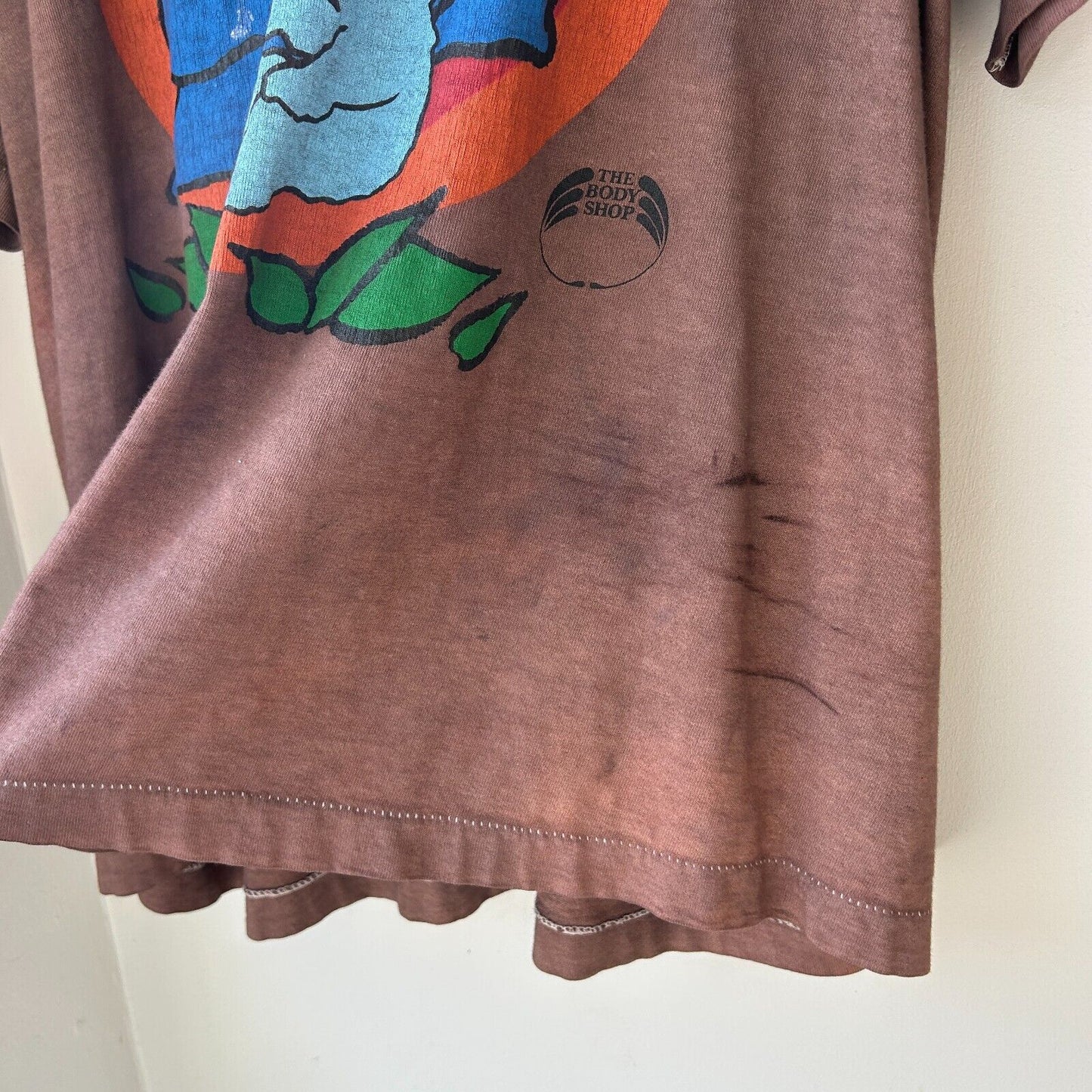 VINTAGE 90s | Animals In Danger The Body Shop Over Dyed Brown T-Shirt sz XL
