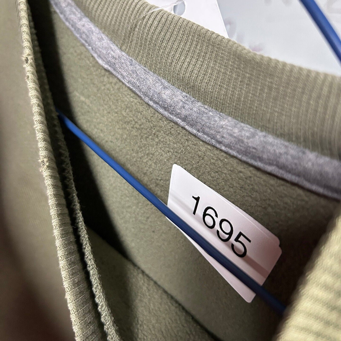 VINTAGE | NIKE Embroidered Small Swoosh Olive Green Crewneck Sweater sz M Adult