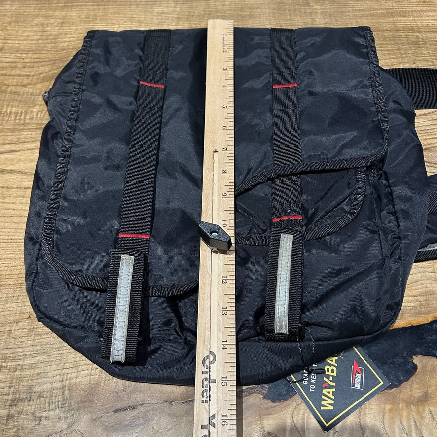 VINTAGE | Gap Curved Panel Multi Pocket Nylon Messenger Backpack