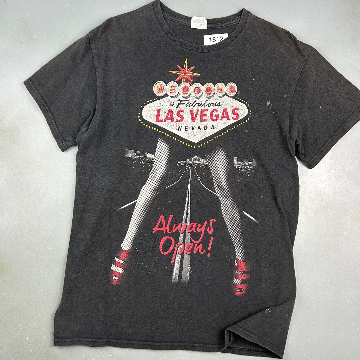 VINTAGE | Las Vegas Nevada Always Open! Faded Black T-Shirt sz M Adult