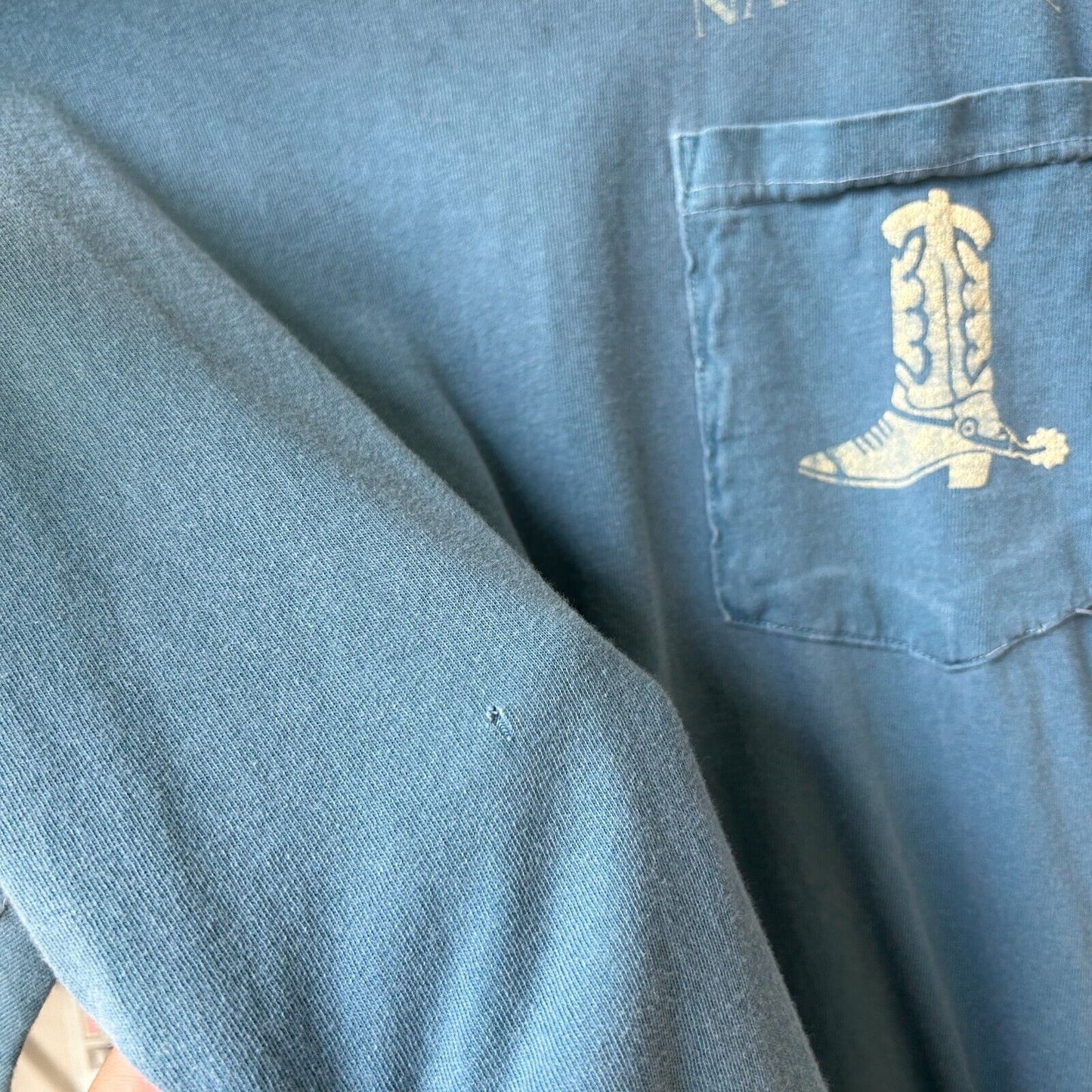 VINTAGE 90s | Nashville Boot Clay Blue Pocket T-Shirt sz M-L