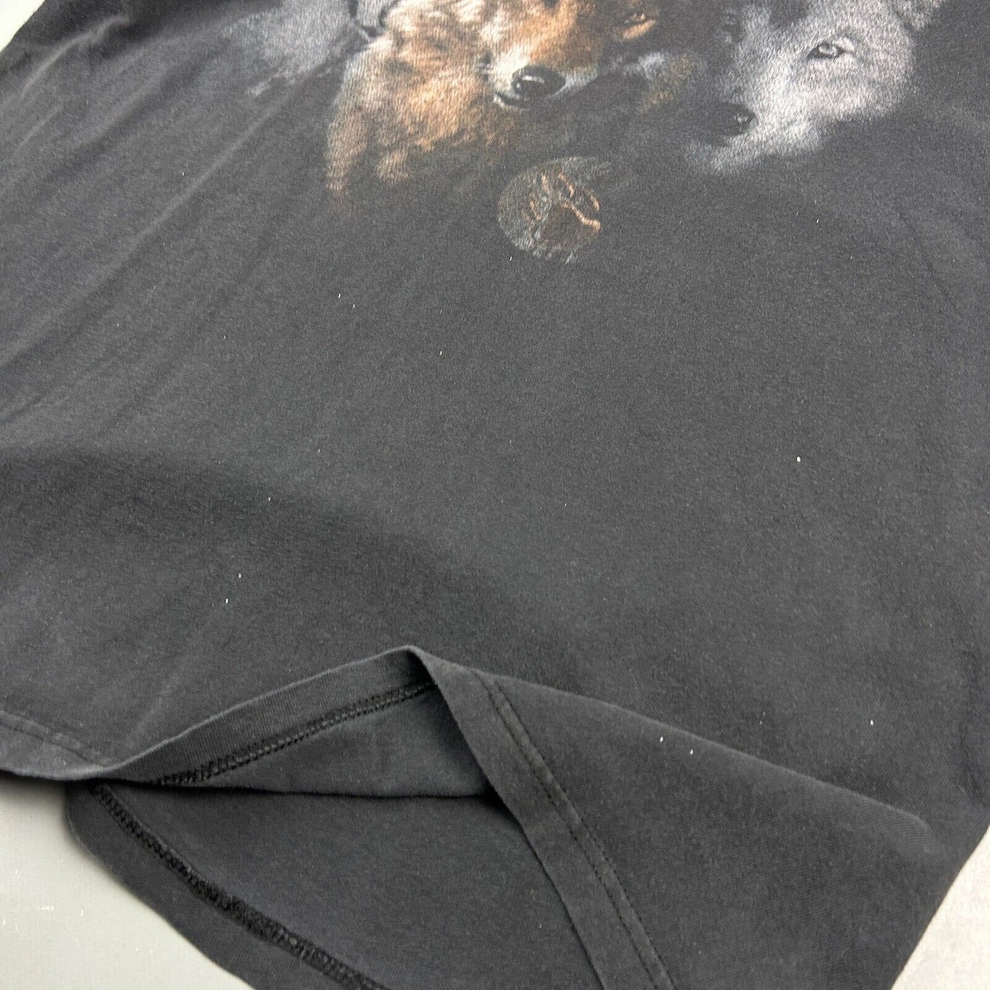 VINTAGE | Faded Wolves Pancake Bay ON Black Nature T-Shirt sz L-XL Adult