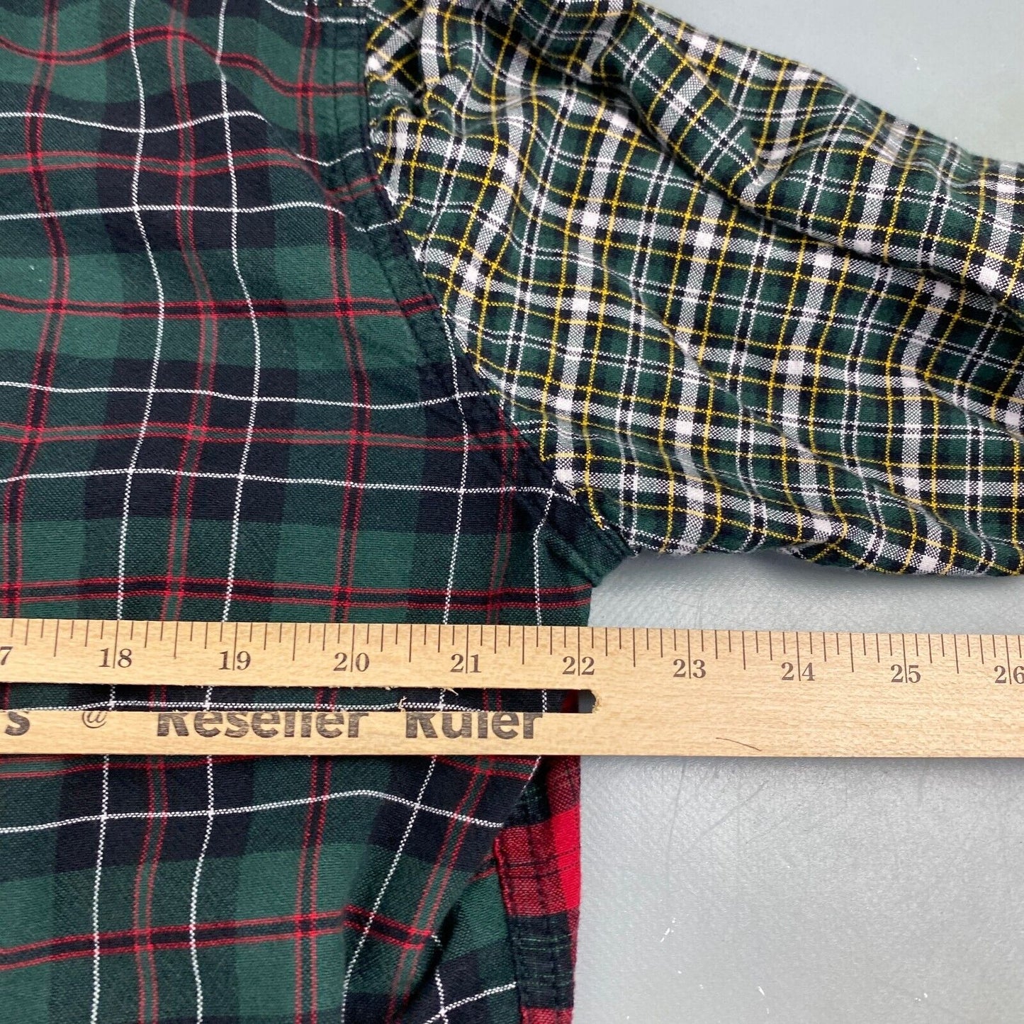 VINTAGE Chaps Multi-Plaid Flannel Button Up Shirt sz Large Adult