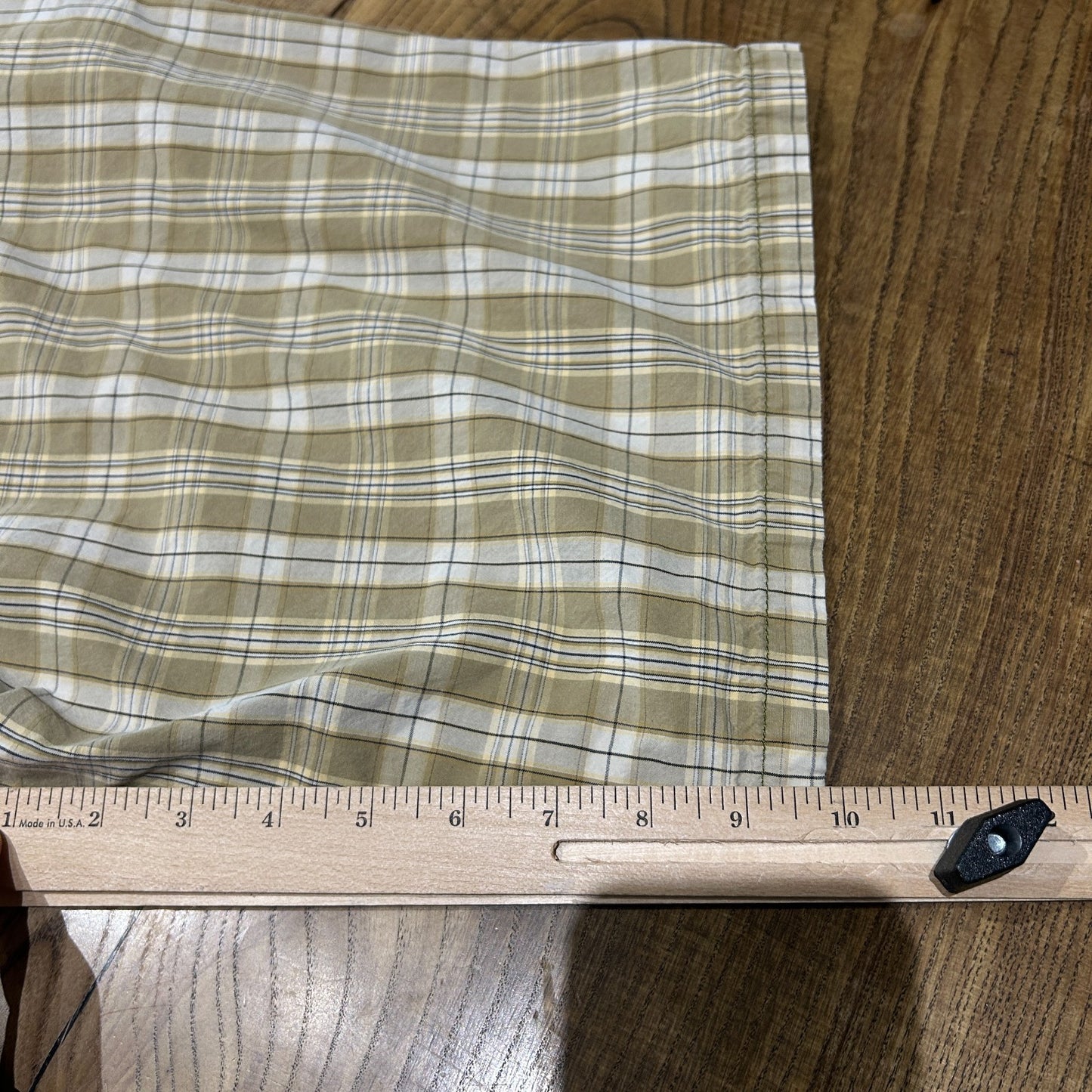 VINTAGE Y2K | QuickSilver Loose Fit Plaid Shorts sz W34