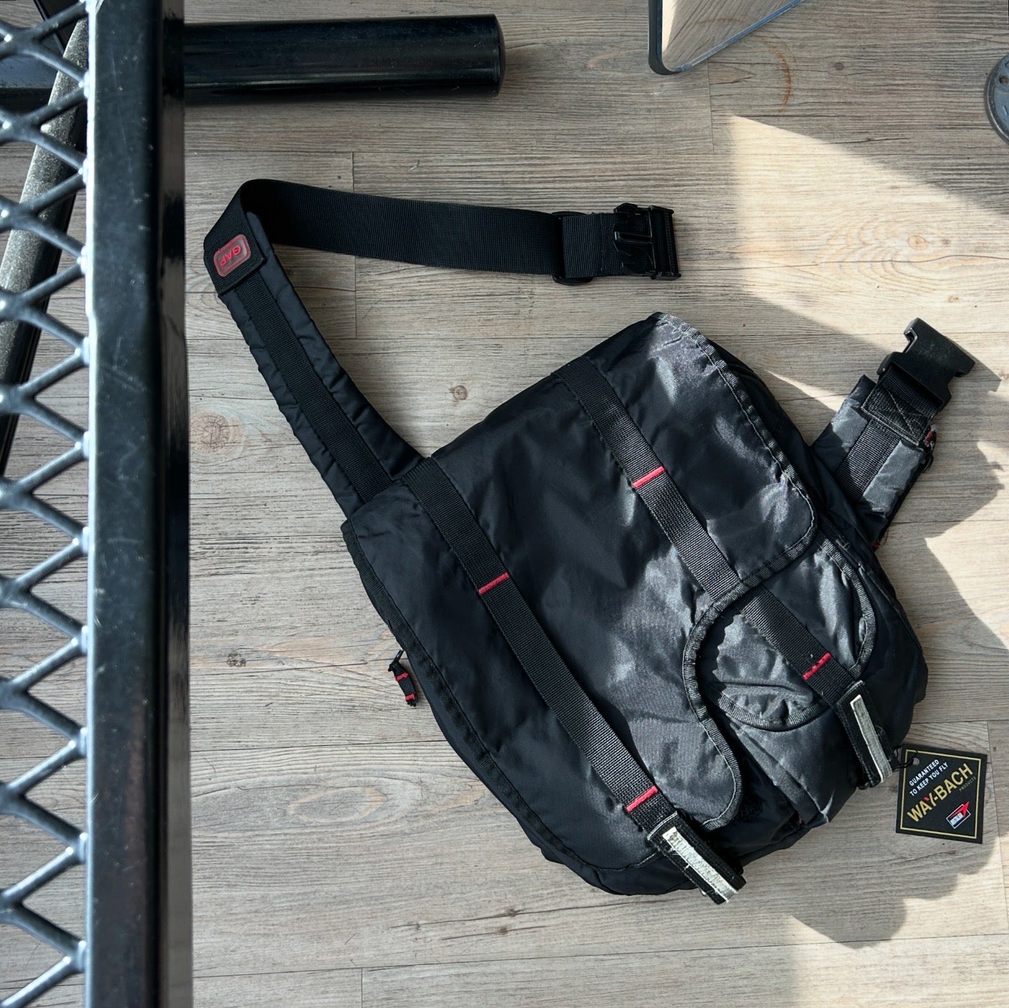 VINTAGE | Gap Curved Panel Multi Pocket Nylon Messenger Backpack