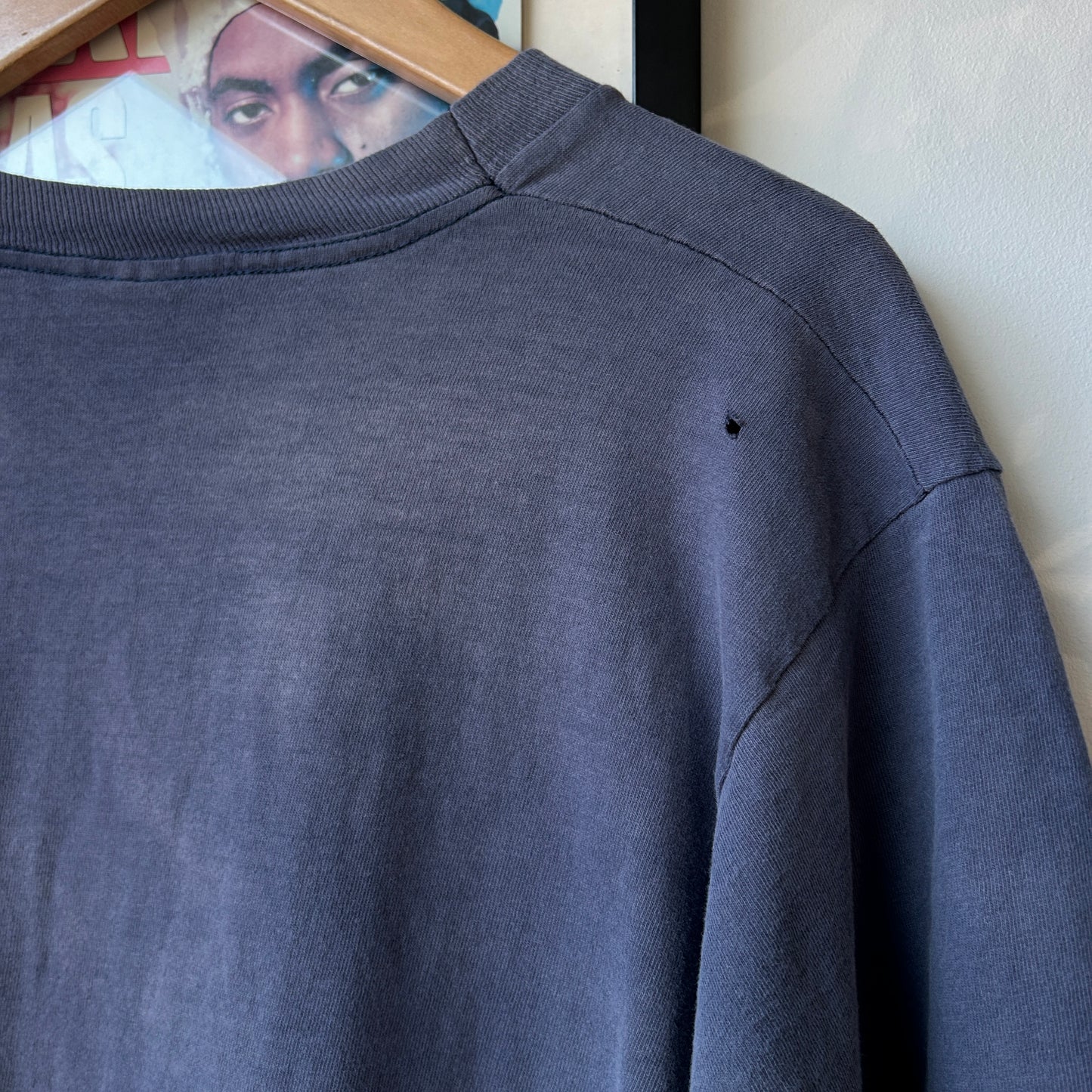 VINTAGE | Faded Navy Blank T-Shirt sz M