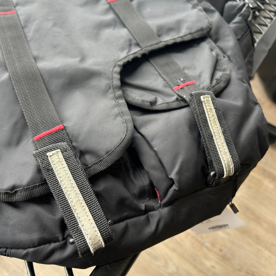 VINTAGE | Gap Curved Panel Multi Pocket Nylon Messenger Backpack